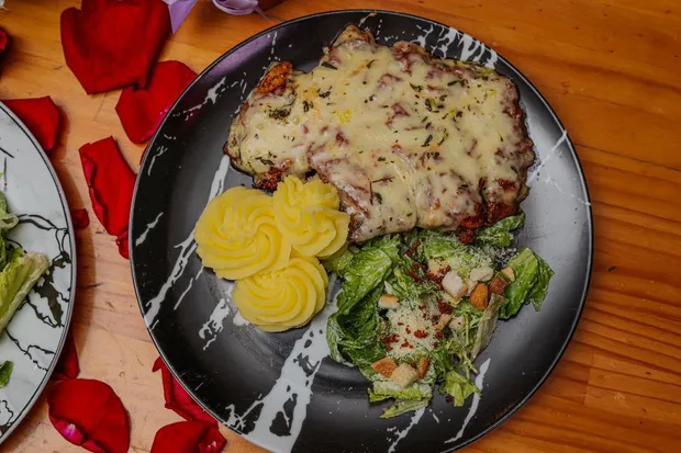 Plato principal servido en Casita de Chuao