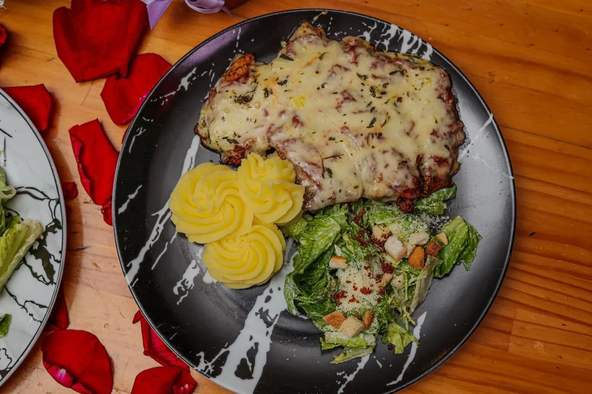 Plato principal servido en Casita de Chuao